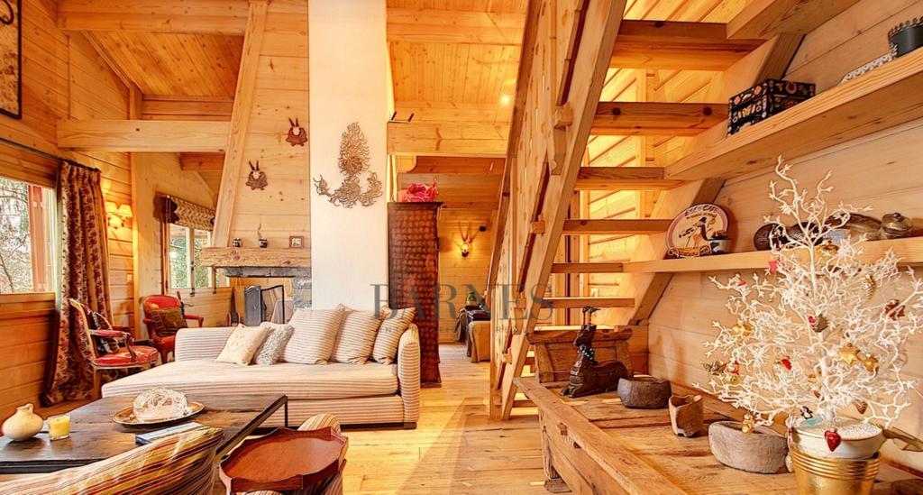 EXCLUSIVE AND GORGEOUS 4 BR CHALET