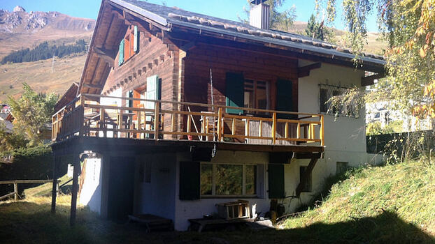 DARLING CHESTNUT CHALET NEAR EXCITING SKI SLOPES