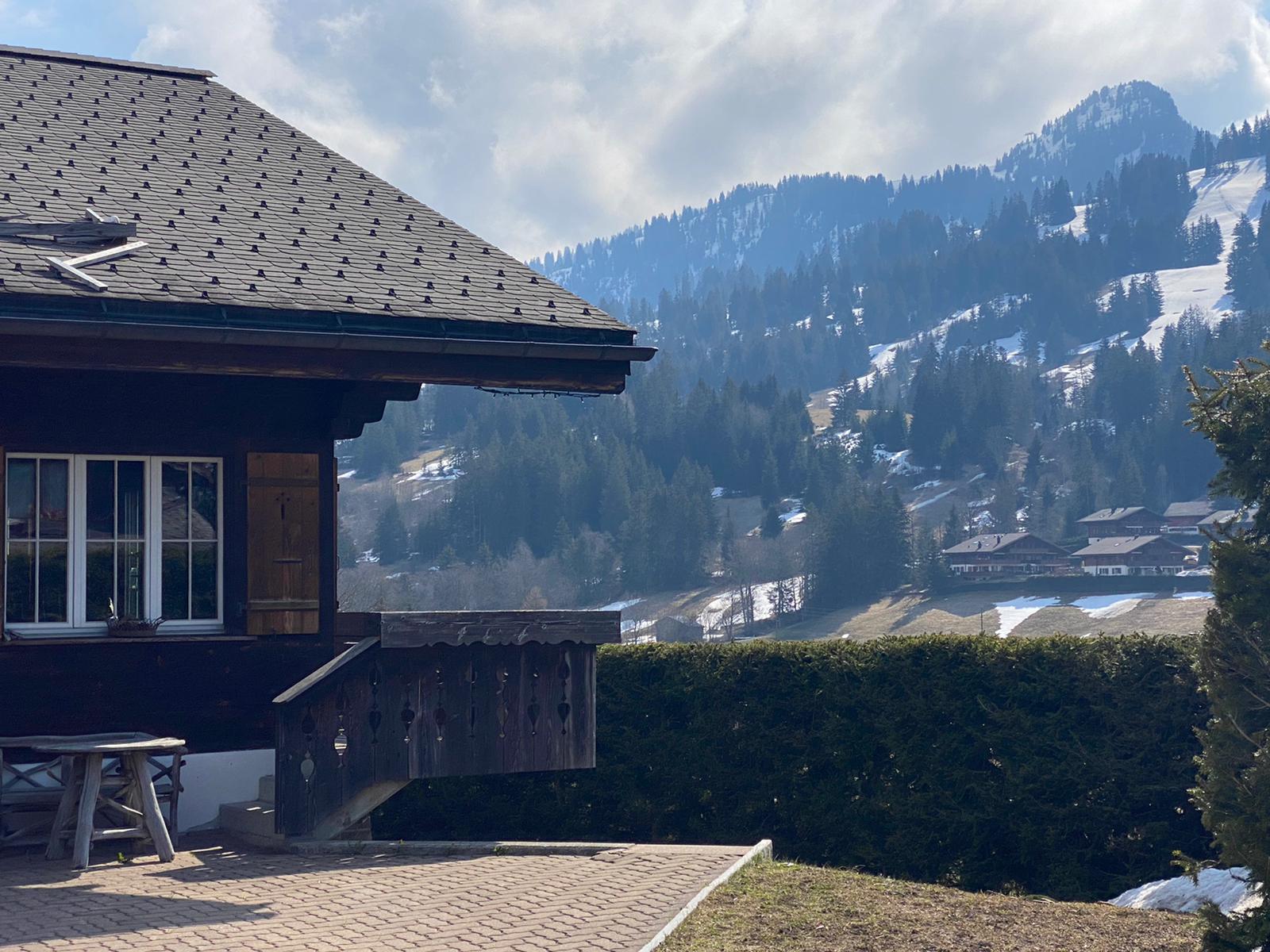 SWISS CLASSIC CHALET LOCATED IN SCHONRIED